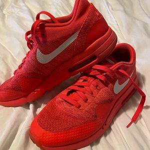 Men’s Nike - size 11 - Air Max Ultra Flyknit - bright red